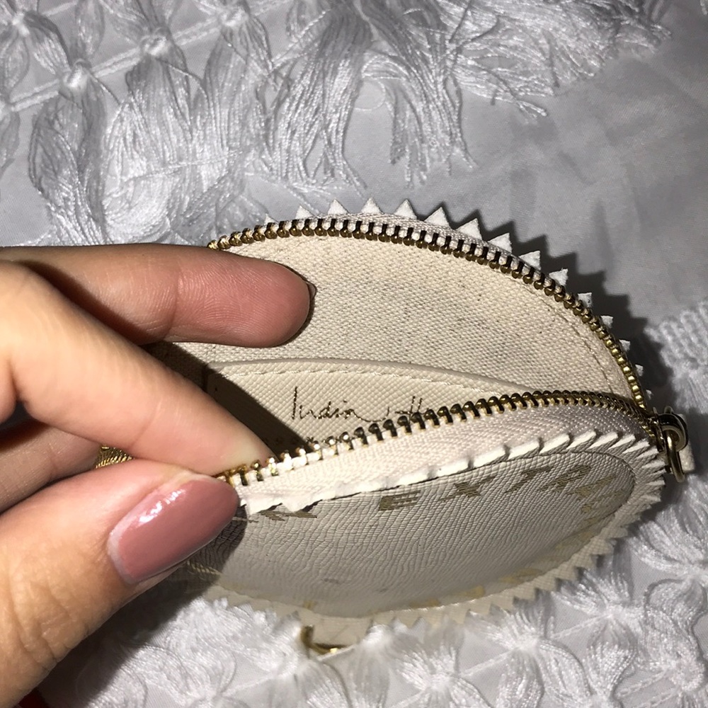 India Hicks Live an Extraordinary Life Coin Purse - Picture 2 of 4